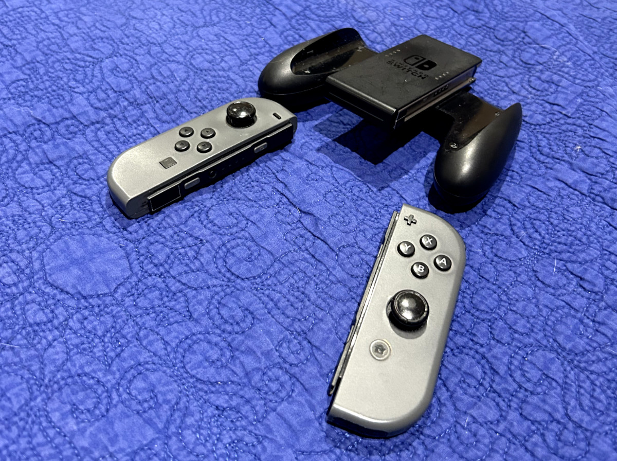 Nintendo Switch Gray Console – 32GB with Matrio & Rabbids game and two joystick