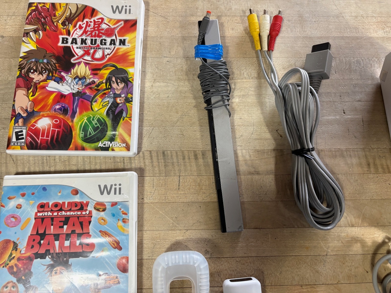Wii Console Game w/ ALL Cords , Controller, RVL-001 USA *** with 3 Games ***