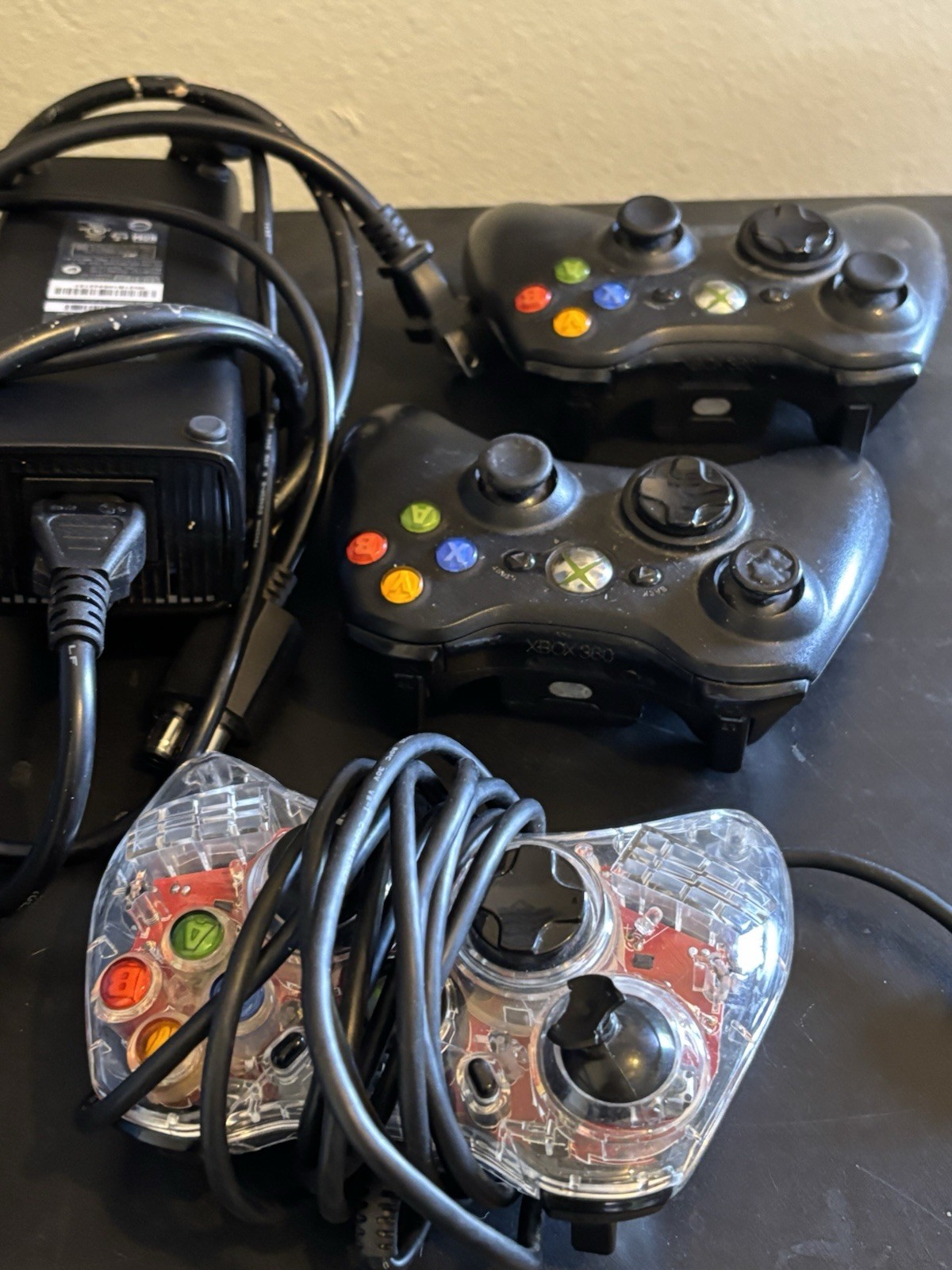 Xbox 360 Slim 250GB Console Bundle w/3 Controllers 30 Games Black TESTED