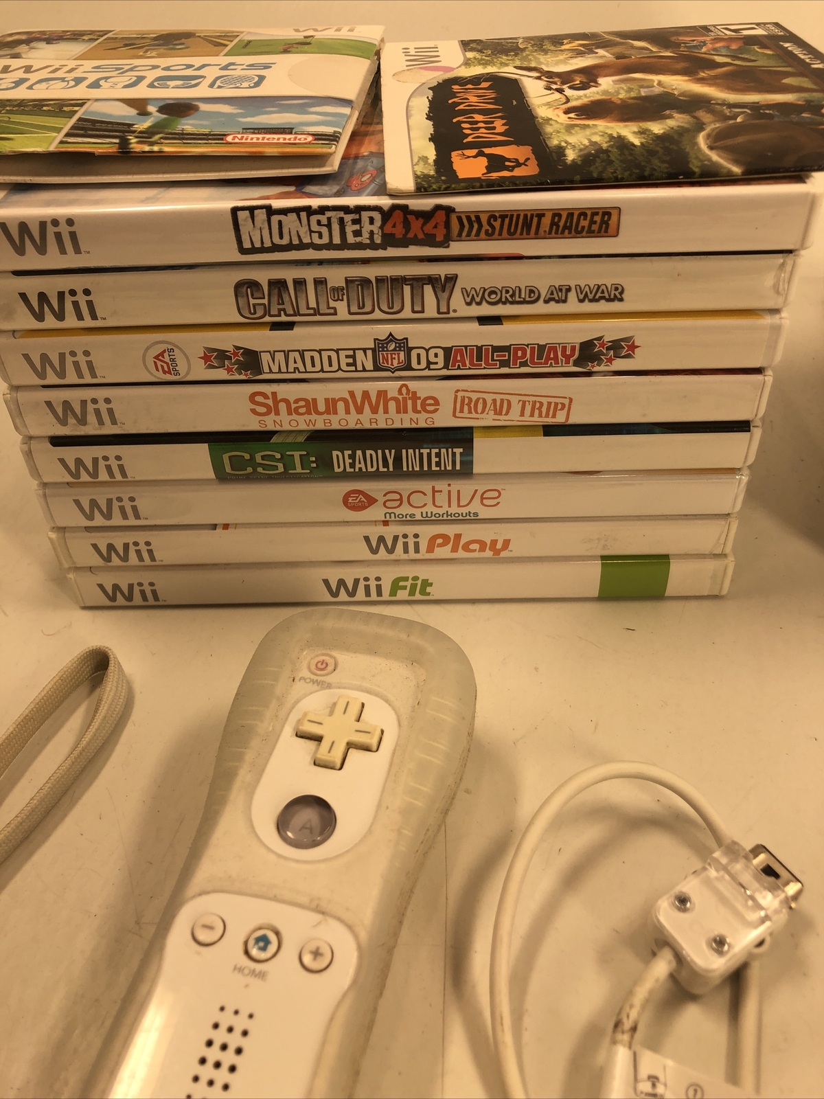 Nintendo Wii White System Console Bundle, Controller 10 Games More