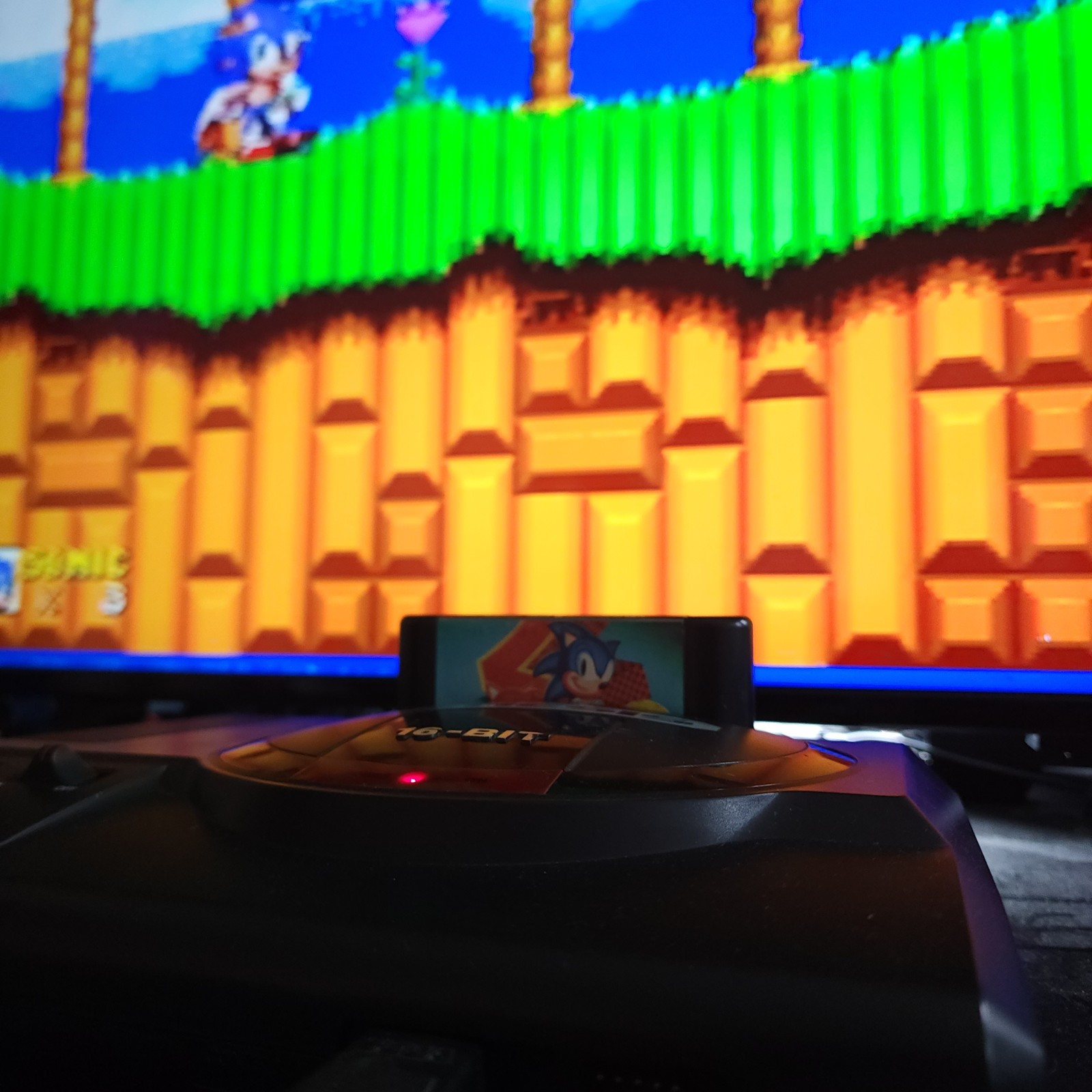 Sega Genesis Model 1601 Console w/ 2 Controllers + Cords, AV Cable, Sonic 2 A2