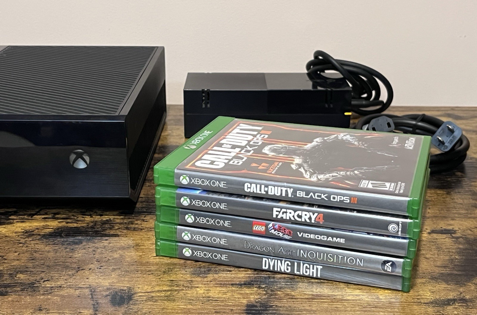 Microsoft Xbox One 500GB Console / Wireless Elite Controller with Games!