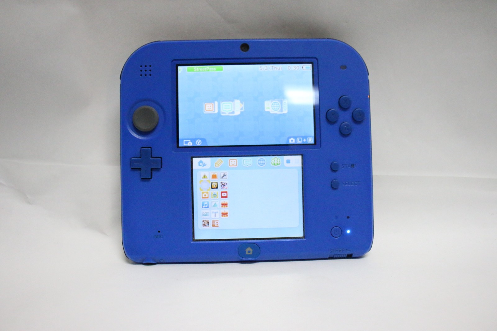 Nintendo 2DS Blue Handheld Console Model FTR-001 with Charger Angry Birds game
