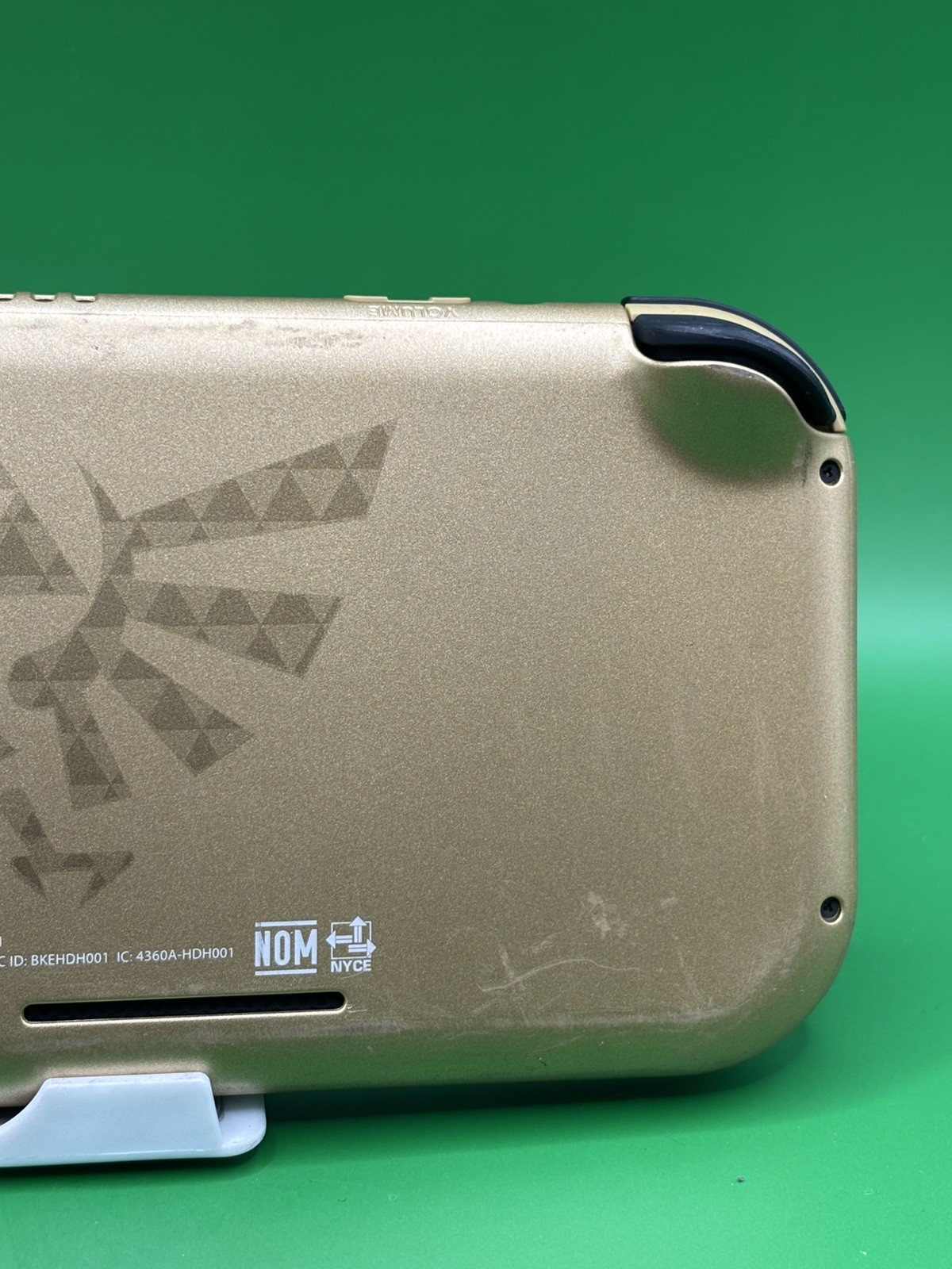 Nintendo Switch Lite Zelda Hyrule Gold Edition (A3) READ DESCRIPTION
