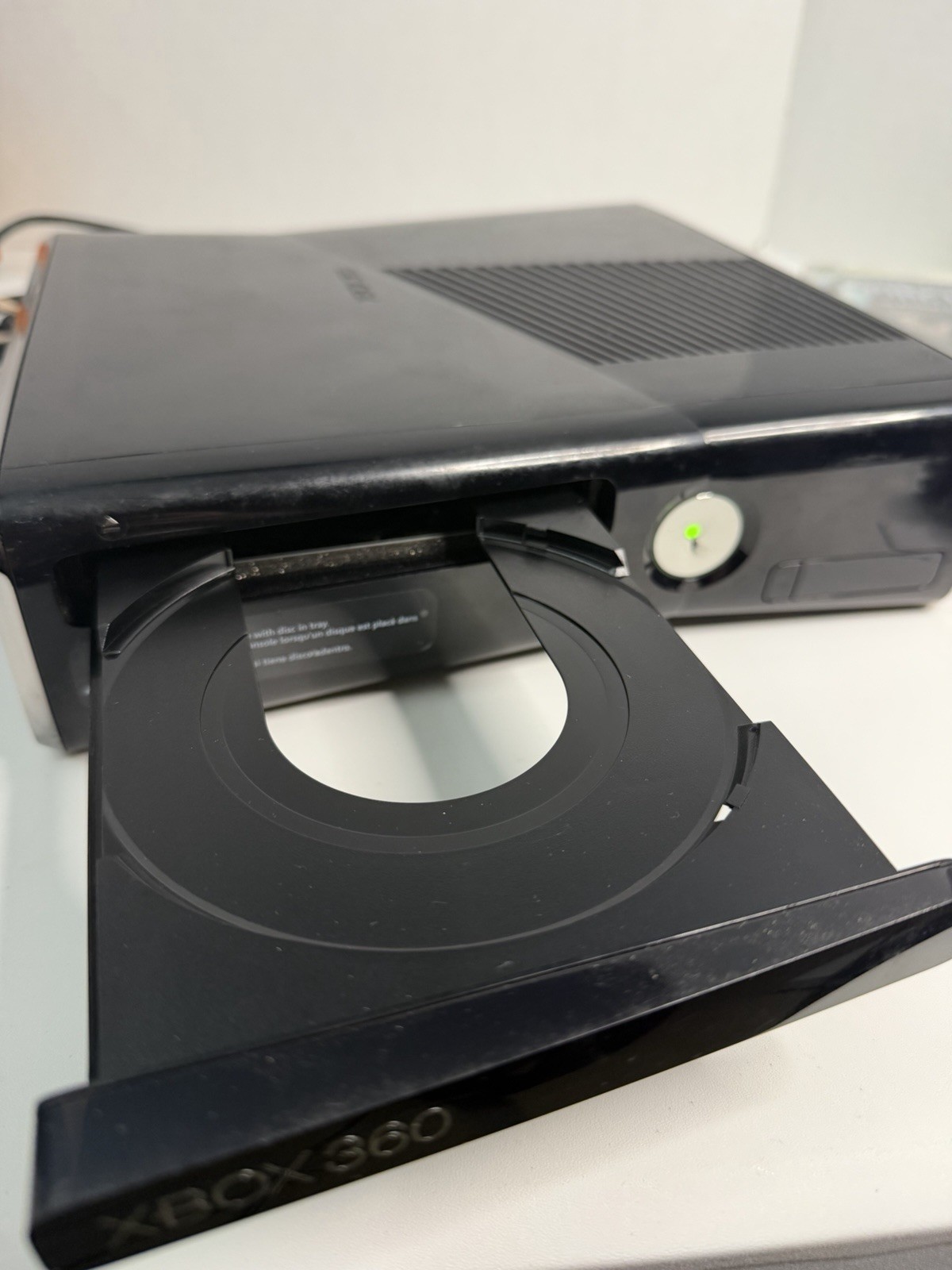 Microsoft Xbox 360 S 250GB Console Gaming System Only Gloss Black 1439