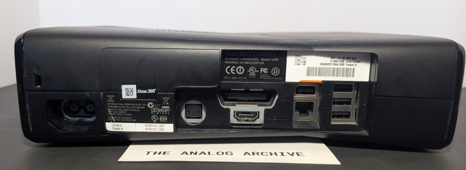 Xbox 360 S Console 250GB Bundle – 2 Controllers, Power Cable, Composite AV Cable