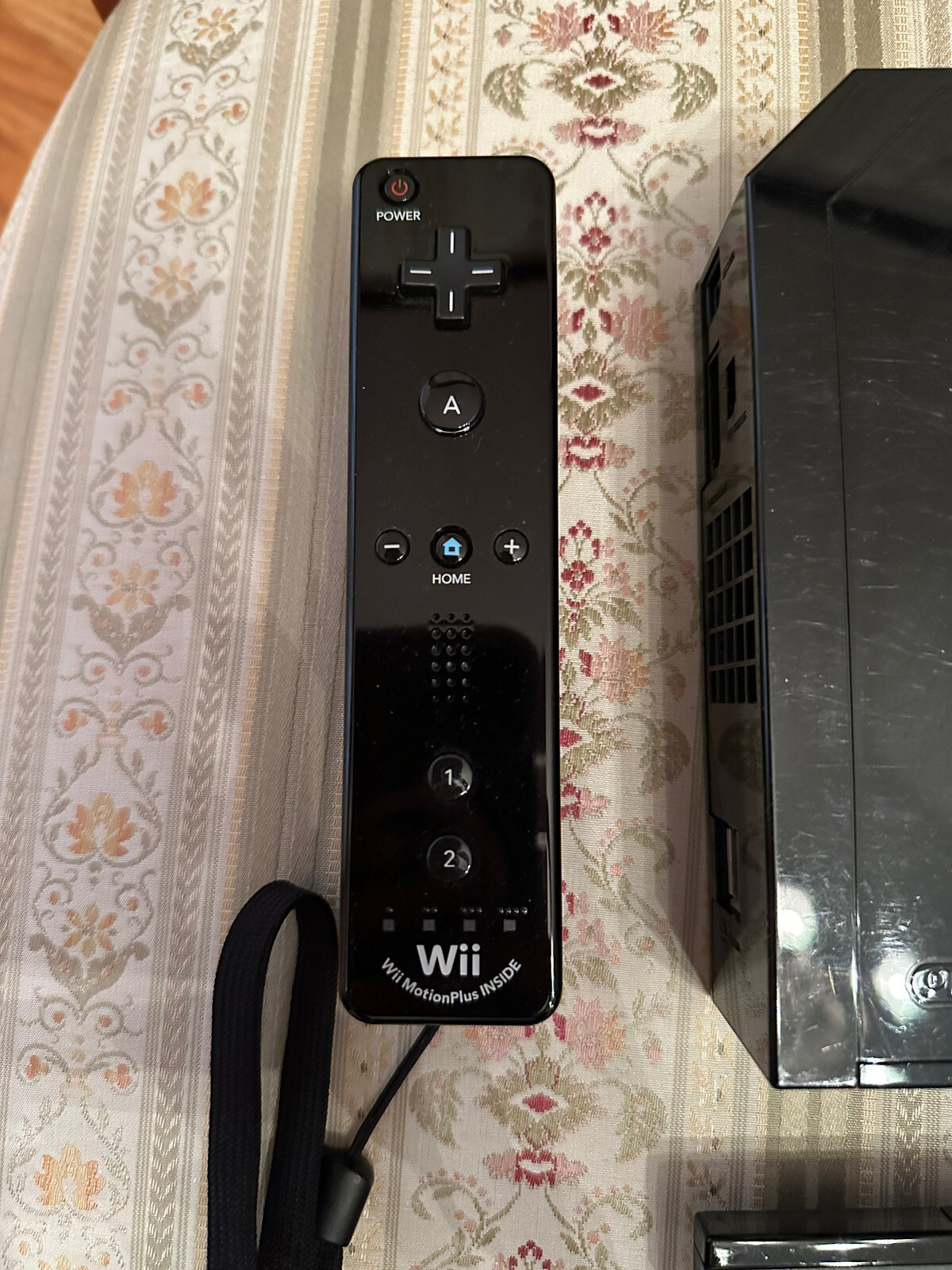 Nintendo Wii Black Console + Remote