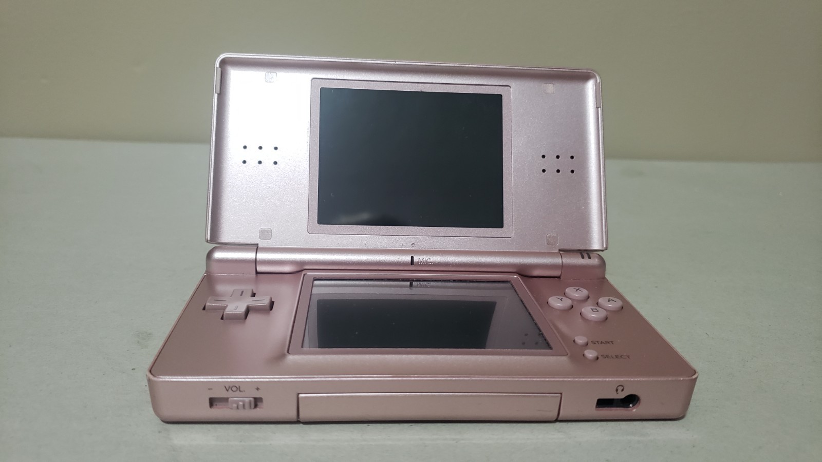 Nintendo DS Lite Metallic Rose Pink With Box and 20 games