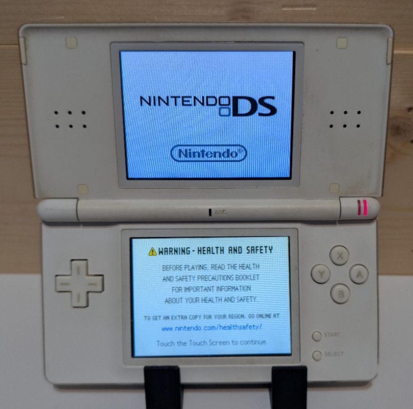 Nintendo DS Lite White Handheld USG-001 W/Charger *Tested* Dead Left Speaker