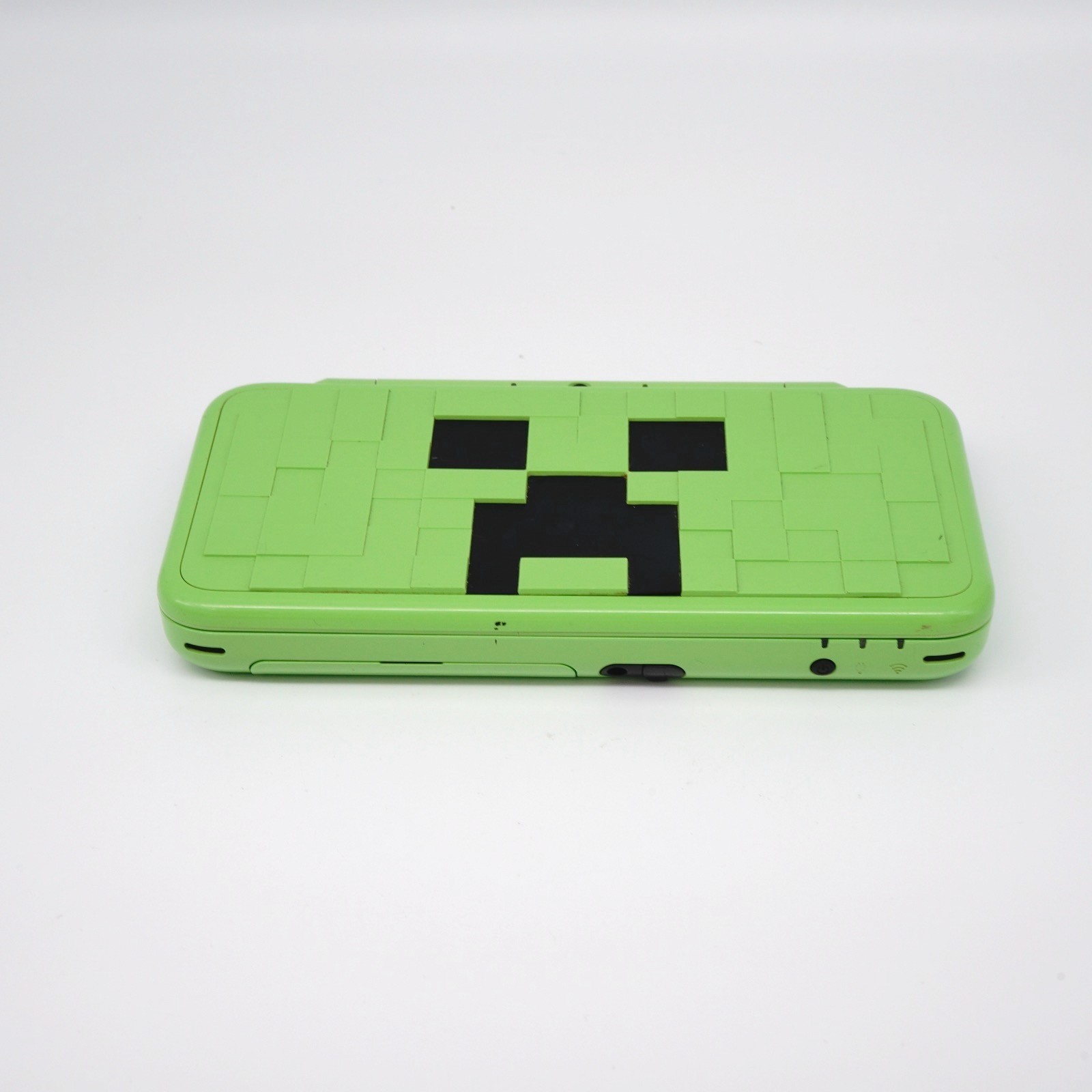 Nintendo “New” 2DS XL LL Console Minecraft Creeper Edition + extras (USA Seller)