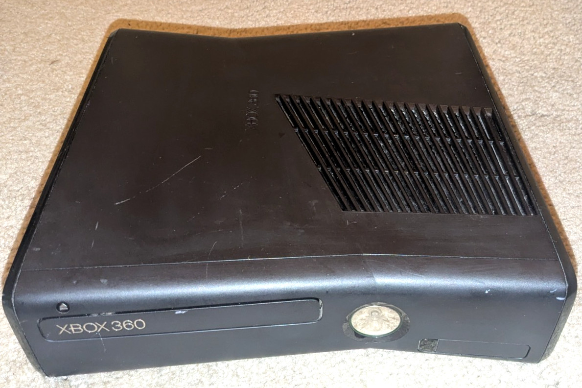 Microsoft Xbox 360 Slim 250GB console With Kinect Bundle Controller Tested