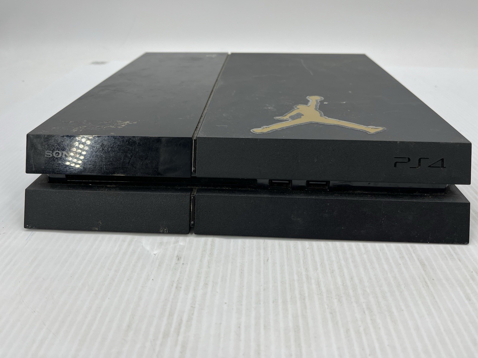 PlayStation 4 2013 Sony (not Tested) {155}