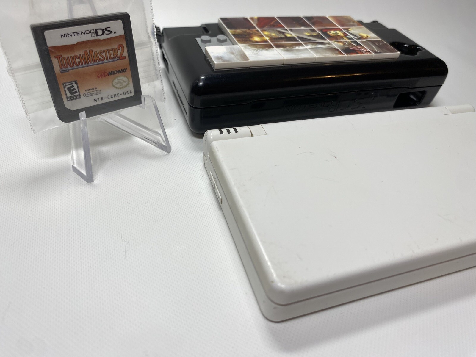 Nintendo DSi Handheld Console White No Power Adapter No SD Card No Stylus 2008