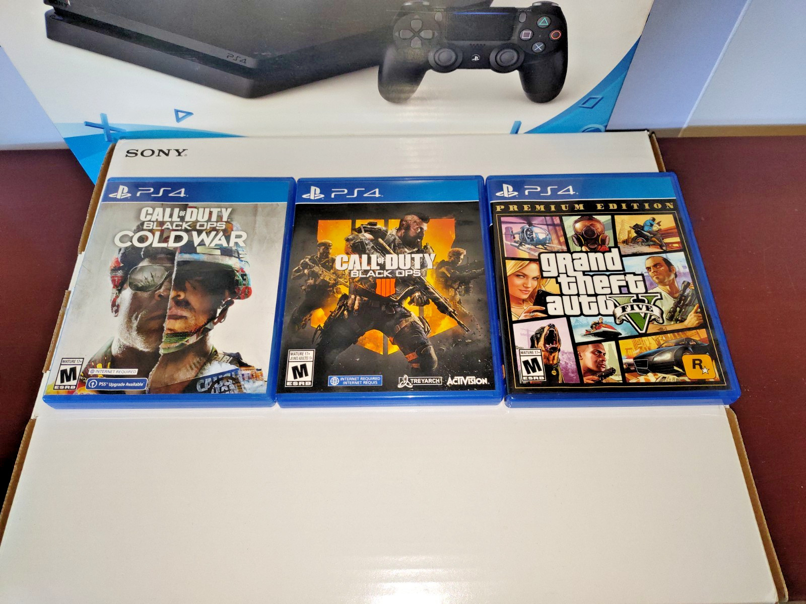 Sony PlayStation 4 Slim 1TB Console CUH-2215B w/ 2 Controllers and Charging Dock
