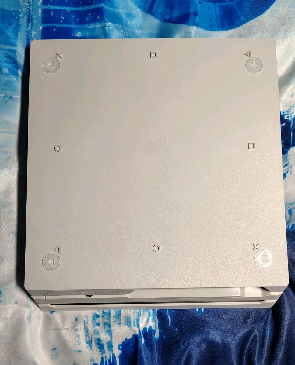 SONY PS4🔥Glacier white Pro 1TB Console[WITH BOX] LOW FIRMWARE 10.5