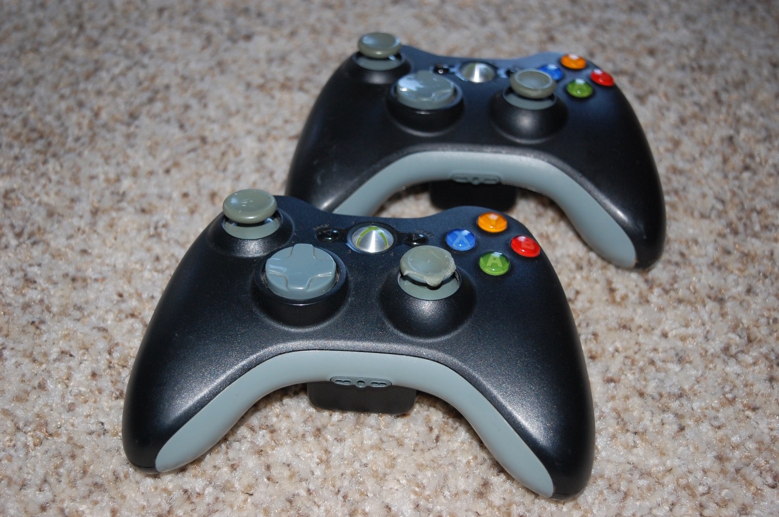 Xbox 360 S 4GB Console Bundle w/Kinect & 2 Controllers & 4 Games Tested