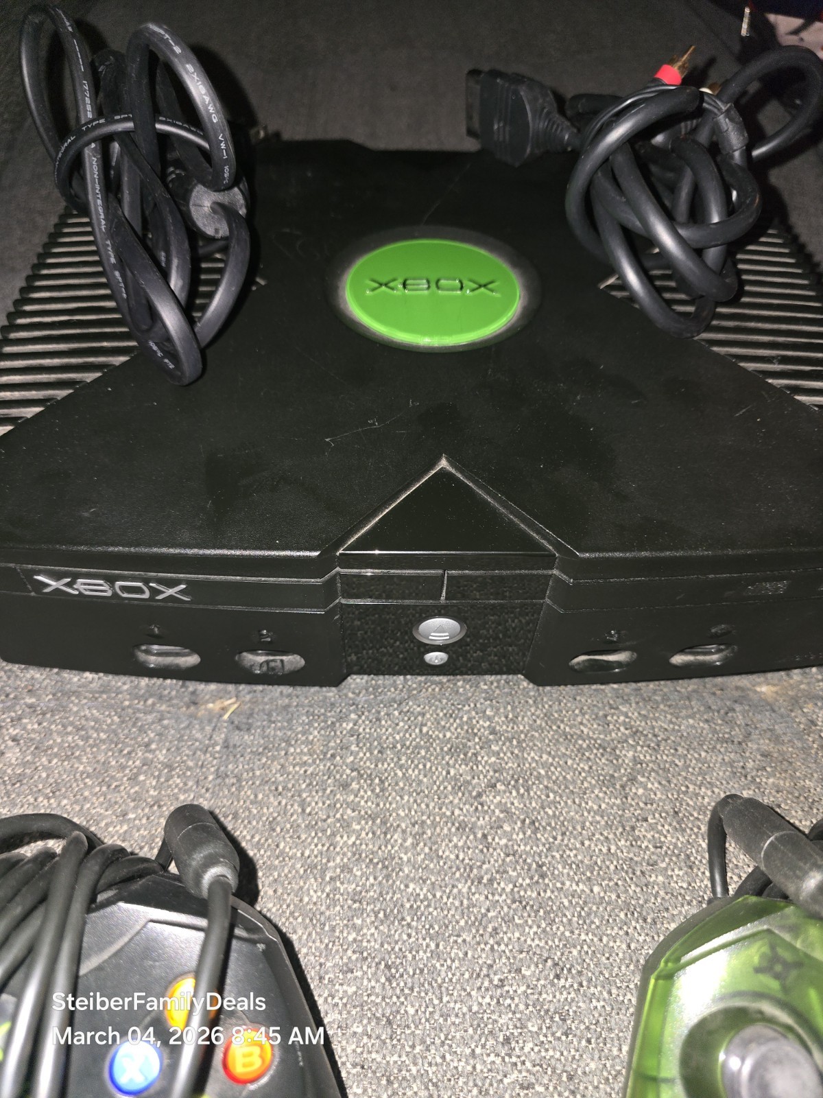 Original Microsoft Xbox Console & 2 Controllers Only Parts/Repair Not Working!