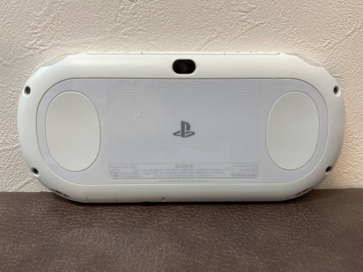 ​​PlayStation Vita PCH-2000 ZA12 Wi-Fi model Slim White
