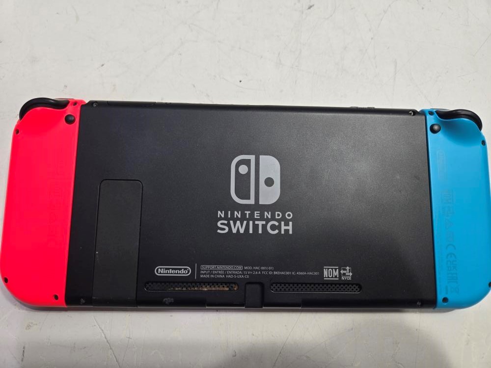 NINTENDO SWITCH W/DOCK (P11033710)
