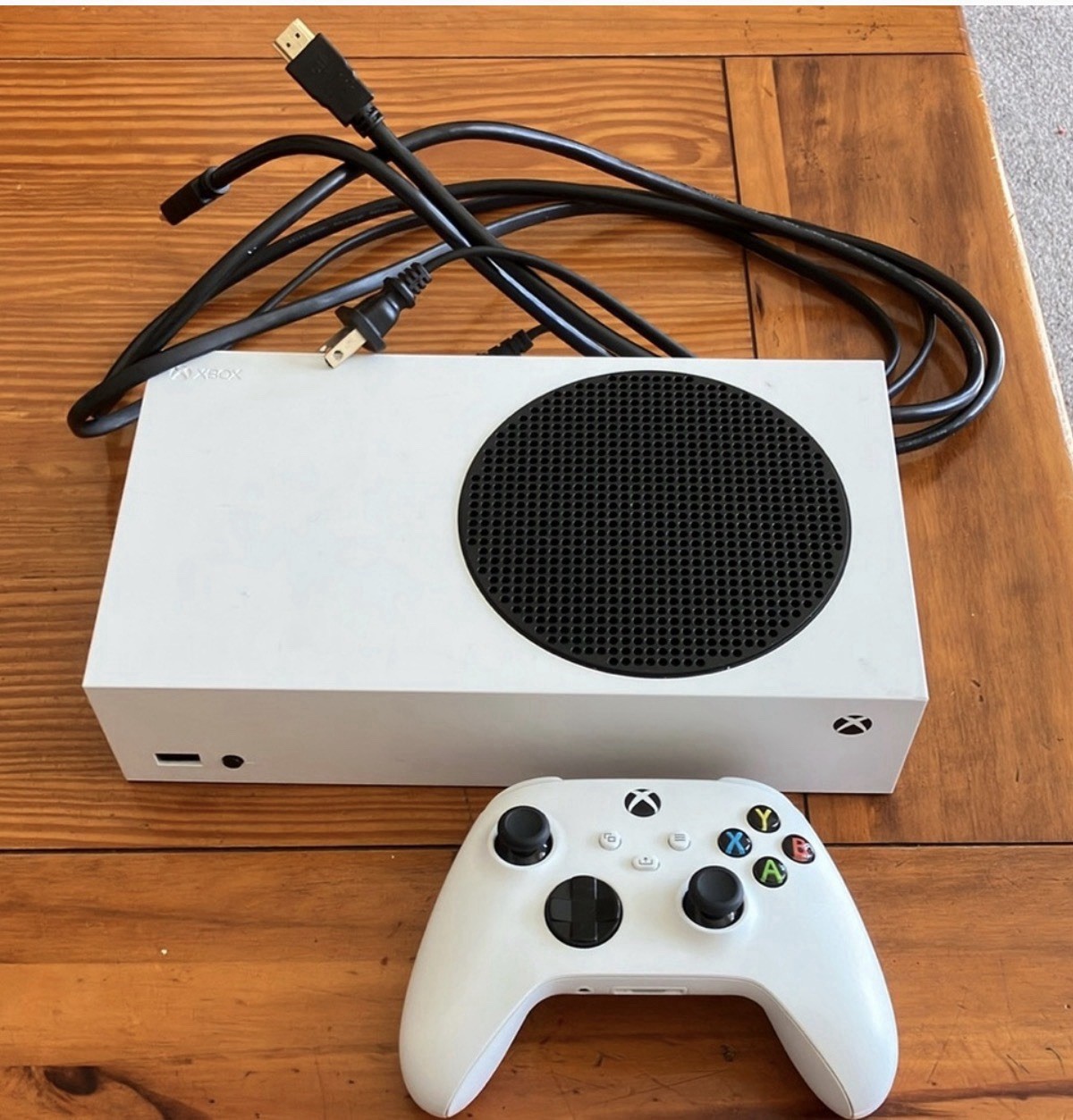 Microsoft Xbox Series S White, Comes With Cables And One Remote
