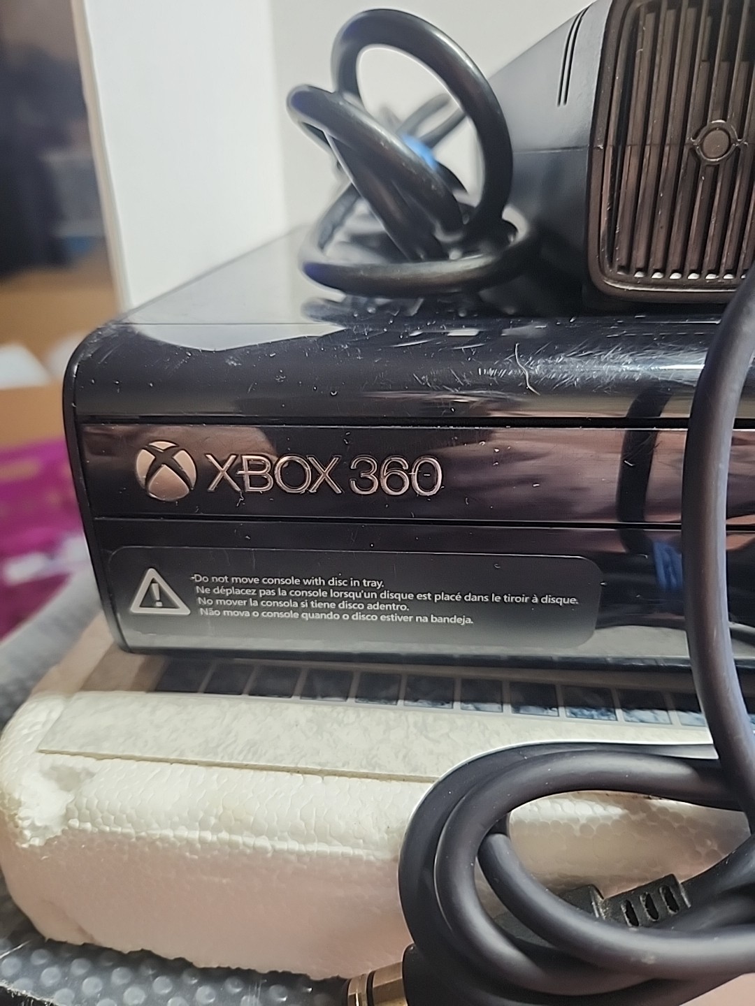 Microsoft Xbox 360 E Console W/HDD/Cords + Controller Glossy Black