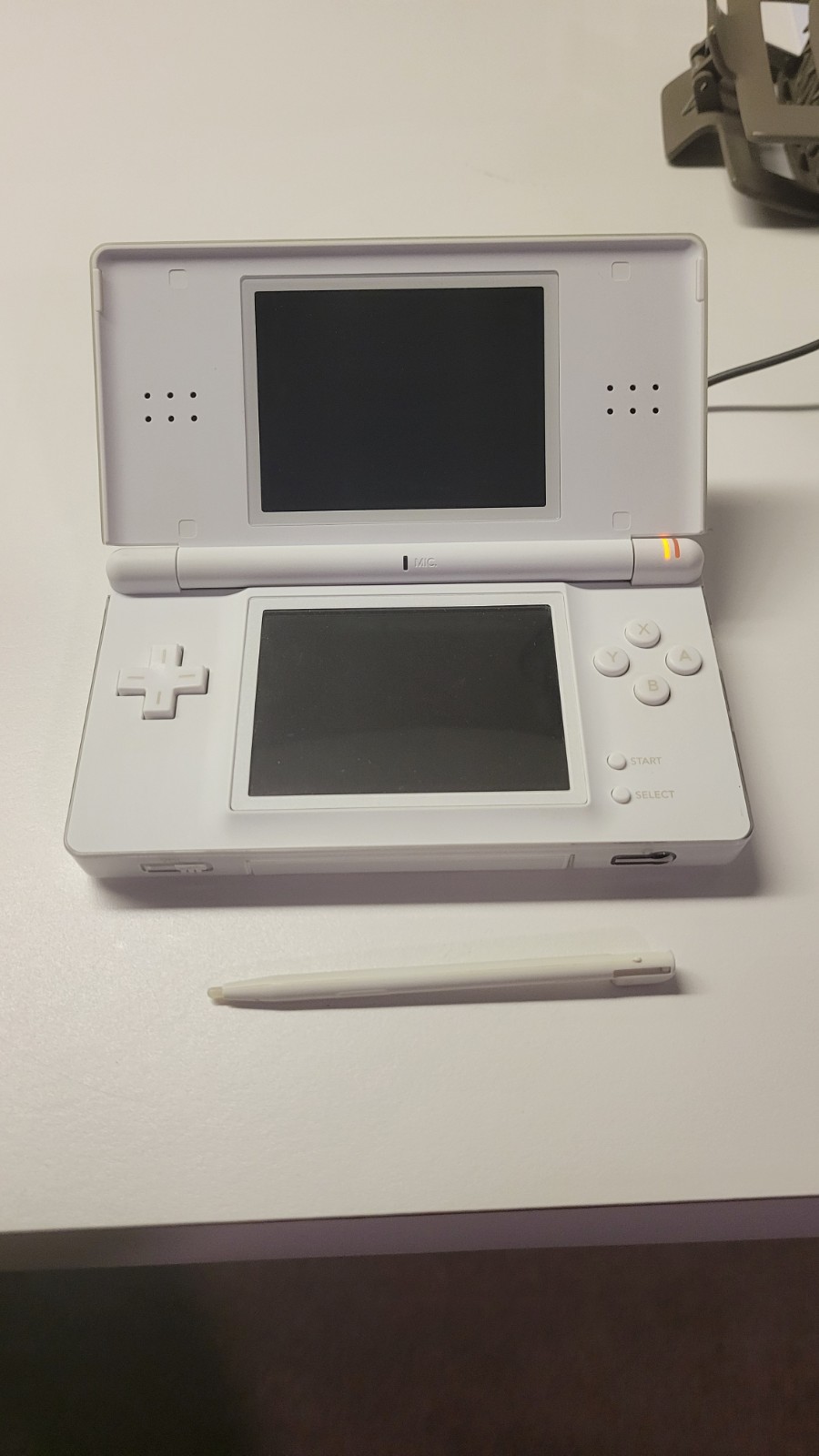 Nintendo DS Lite Handheld Console – Polar White With Charging Cord
