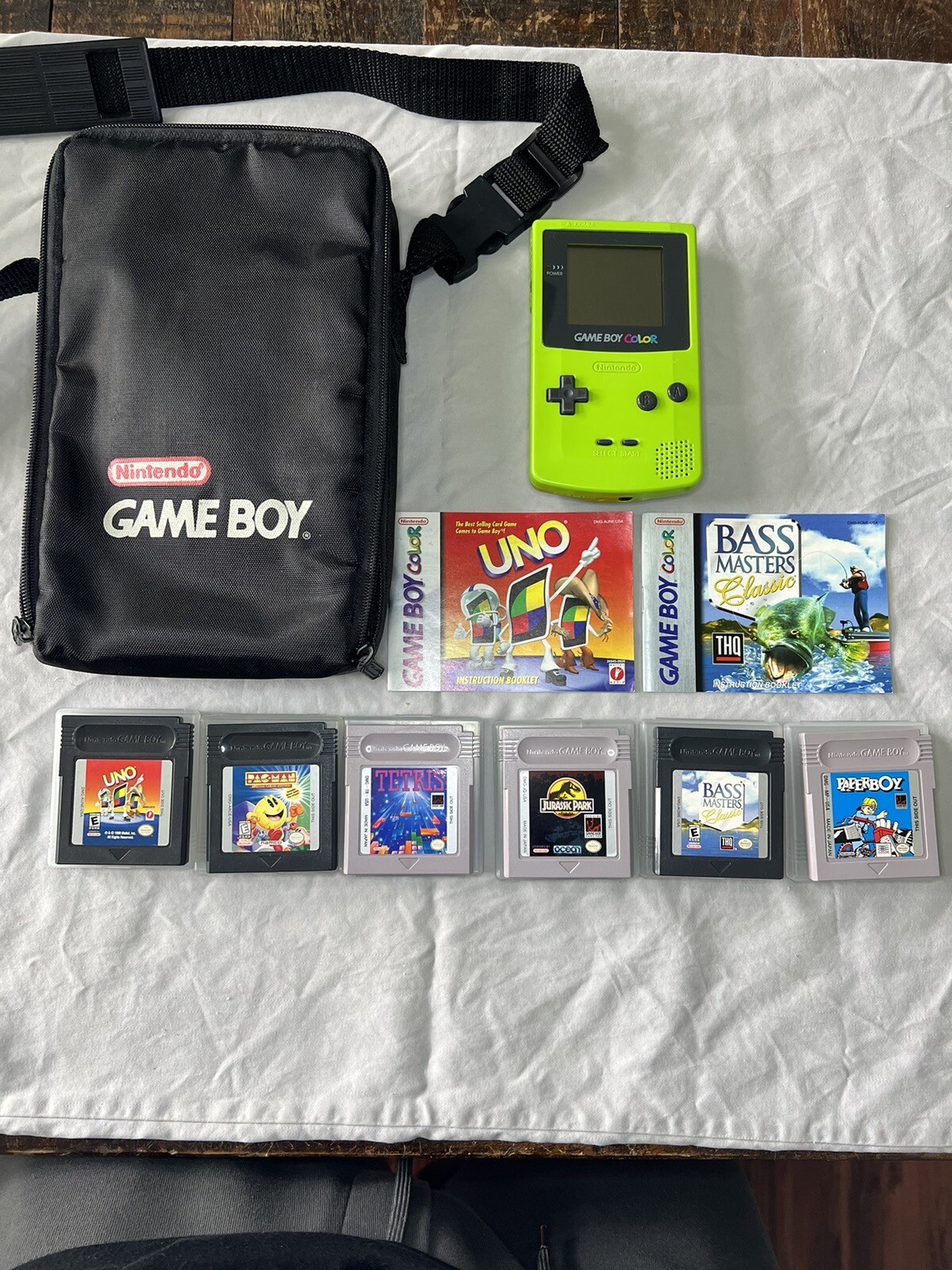 Nintendo Game Boy Kiwi Green w/ Case and 6 Games Bundle