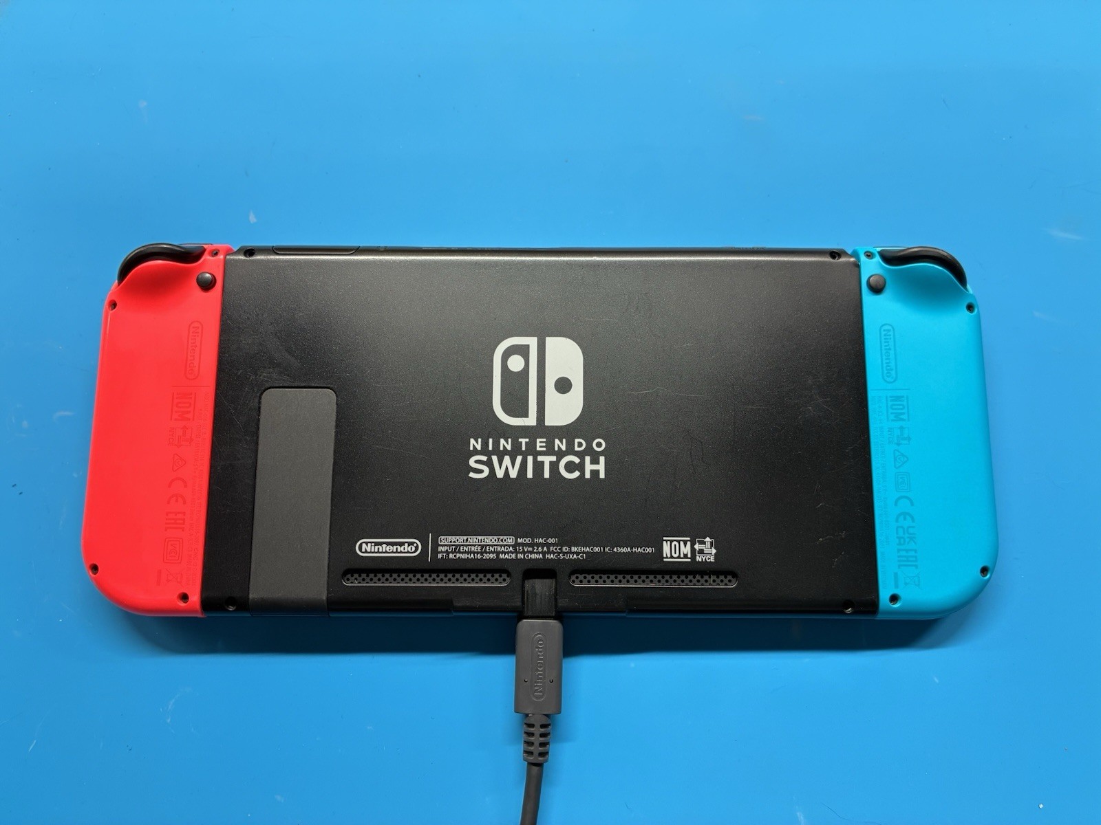 Nintendo Switch V1 Console with OEM JoyCons – TESTED AND WORKING