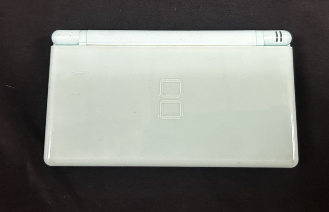 Nintendo DS Lite Light Blue – W/ Charger & Stylus