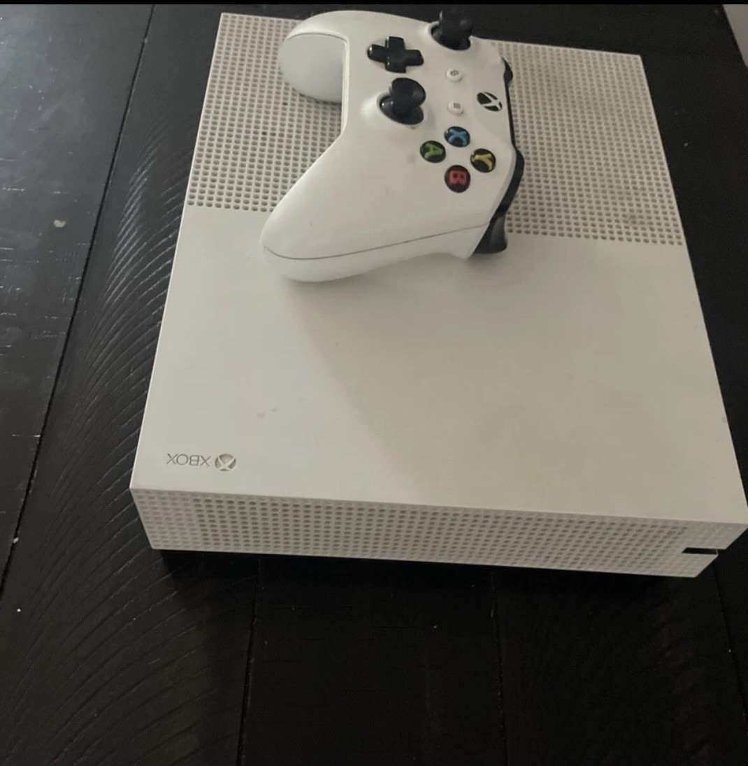 Microsoft Xbox One S 500GB Video Game Console – White (ZQ9-00001)
