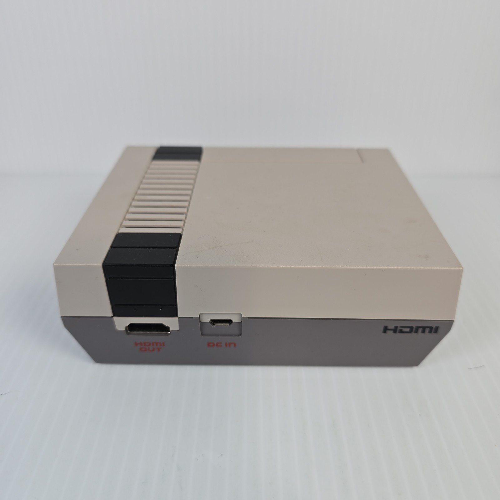Nintendo Nes Classic Edition Mini Console System 2 Controllers