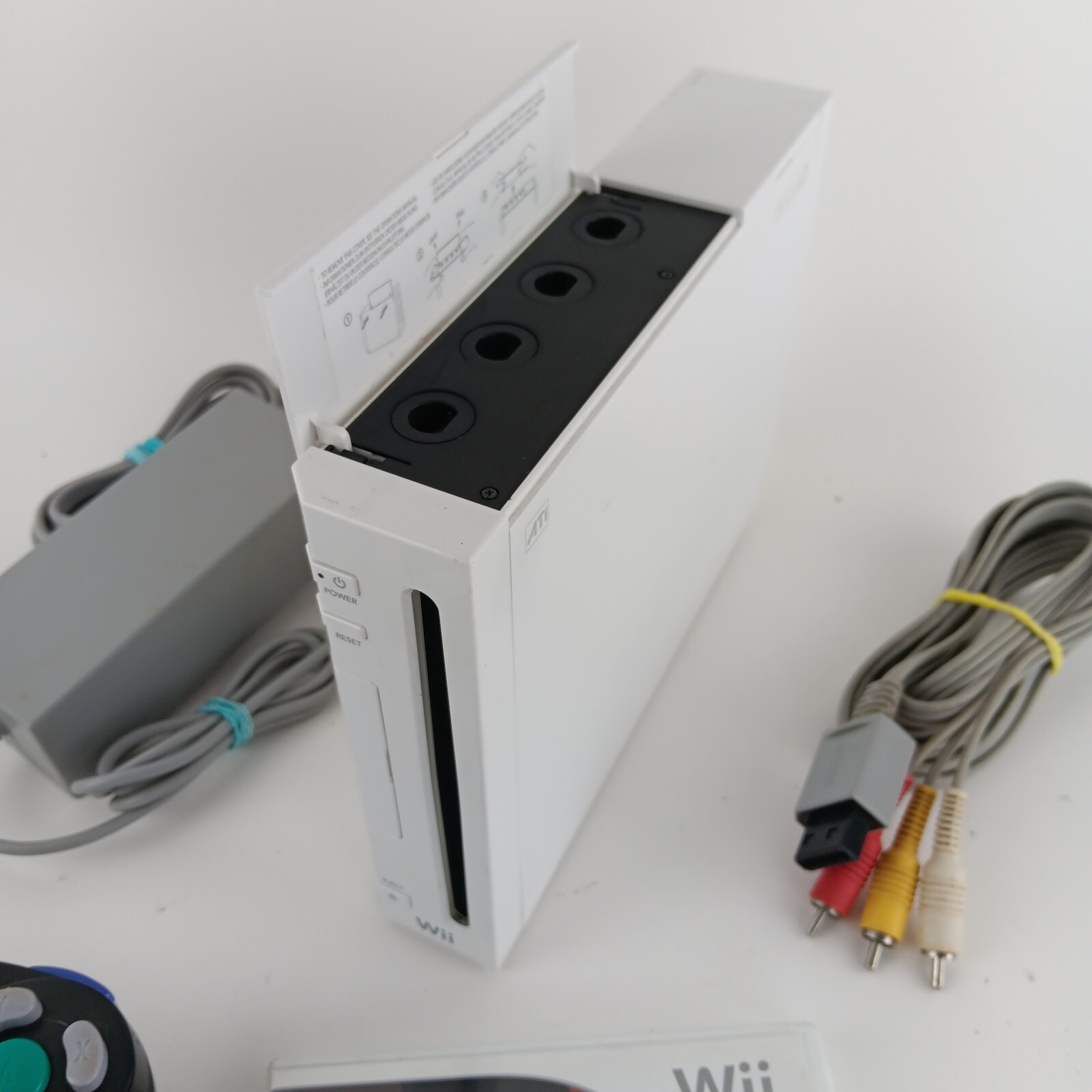 Wii Bundle 2 Game Cube Controlers, M&M Cart Racing. Worn Pad On 1 Right Toggle,