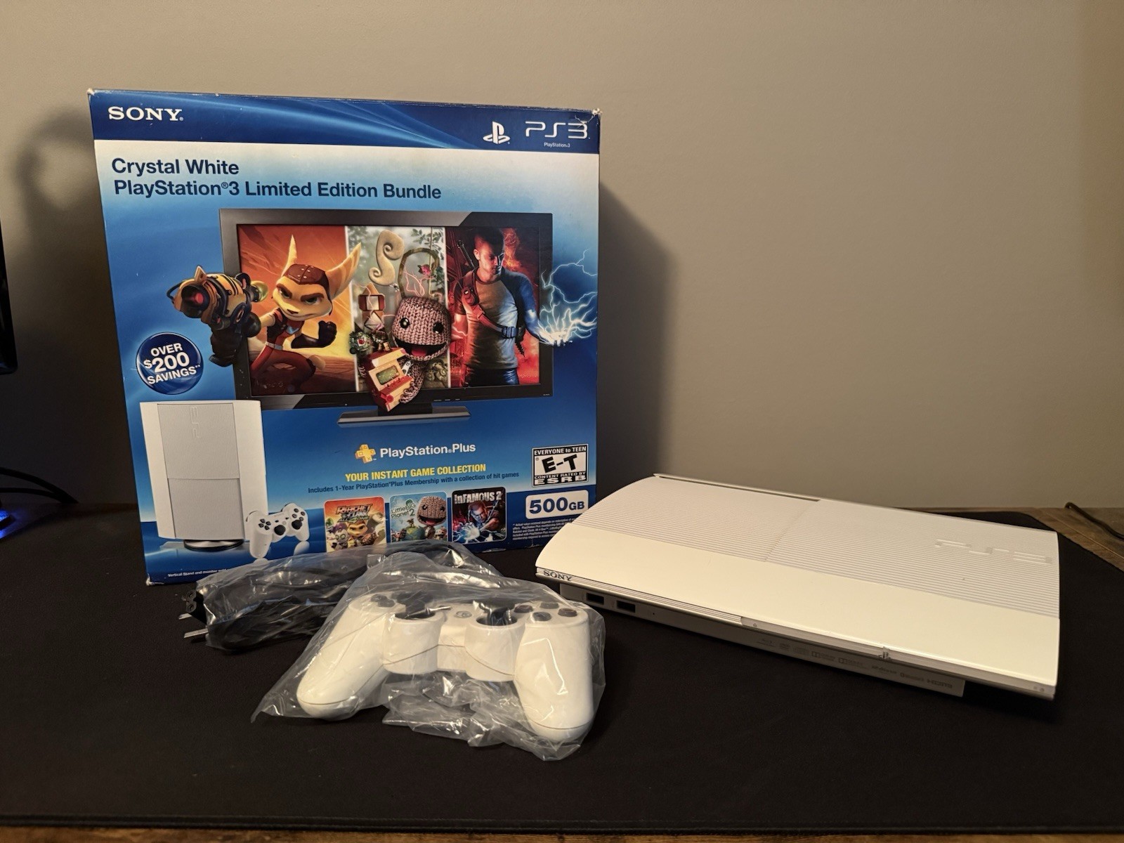 Crystal White 500GB PS3 Super Slim Limited Edition Bundle CIB **MINT**