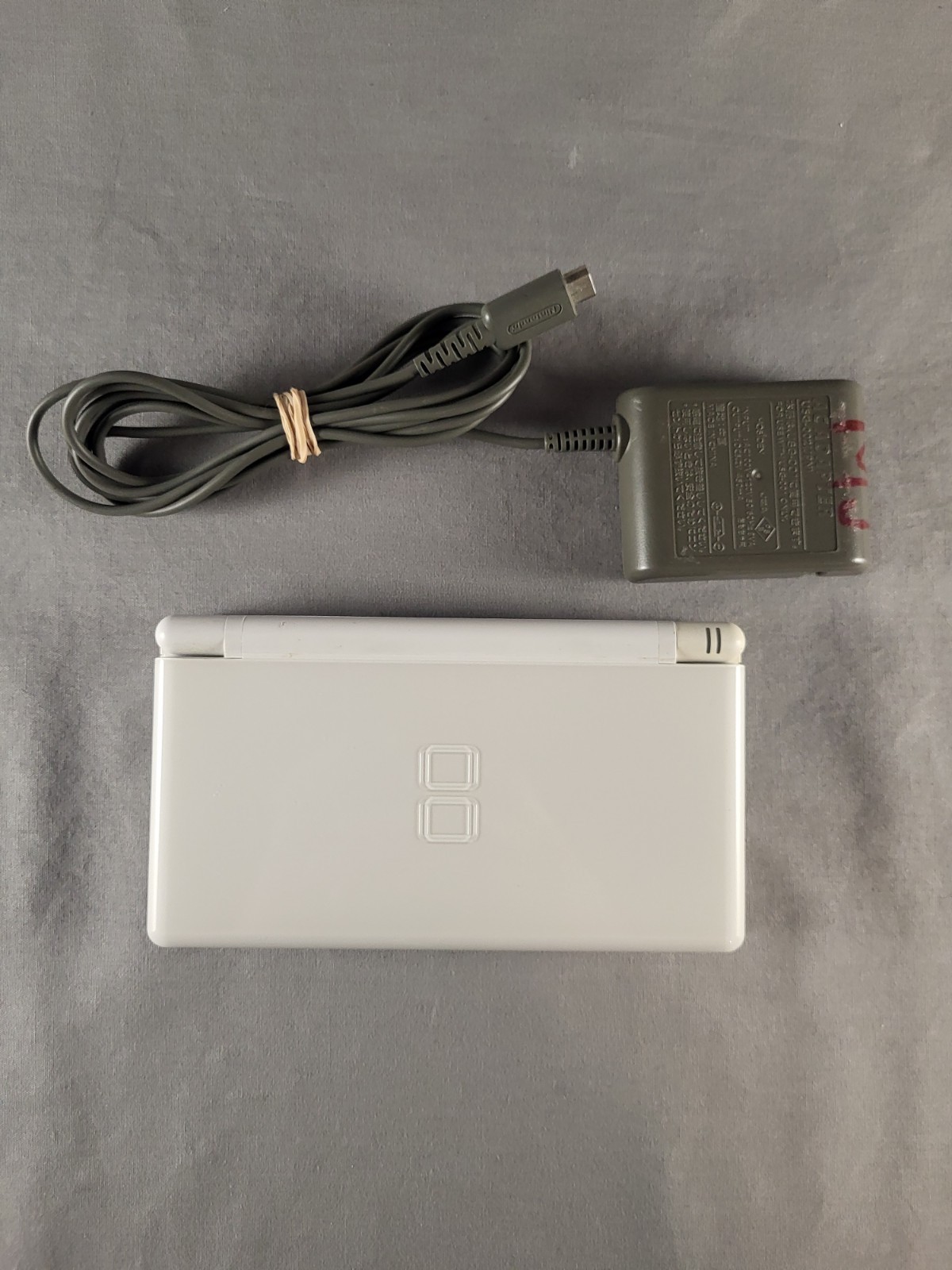 Nintendo DS Lite Handheld System – Polar White – USG-001 – Charger – Tested!