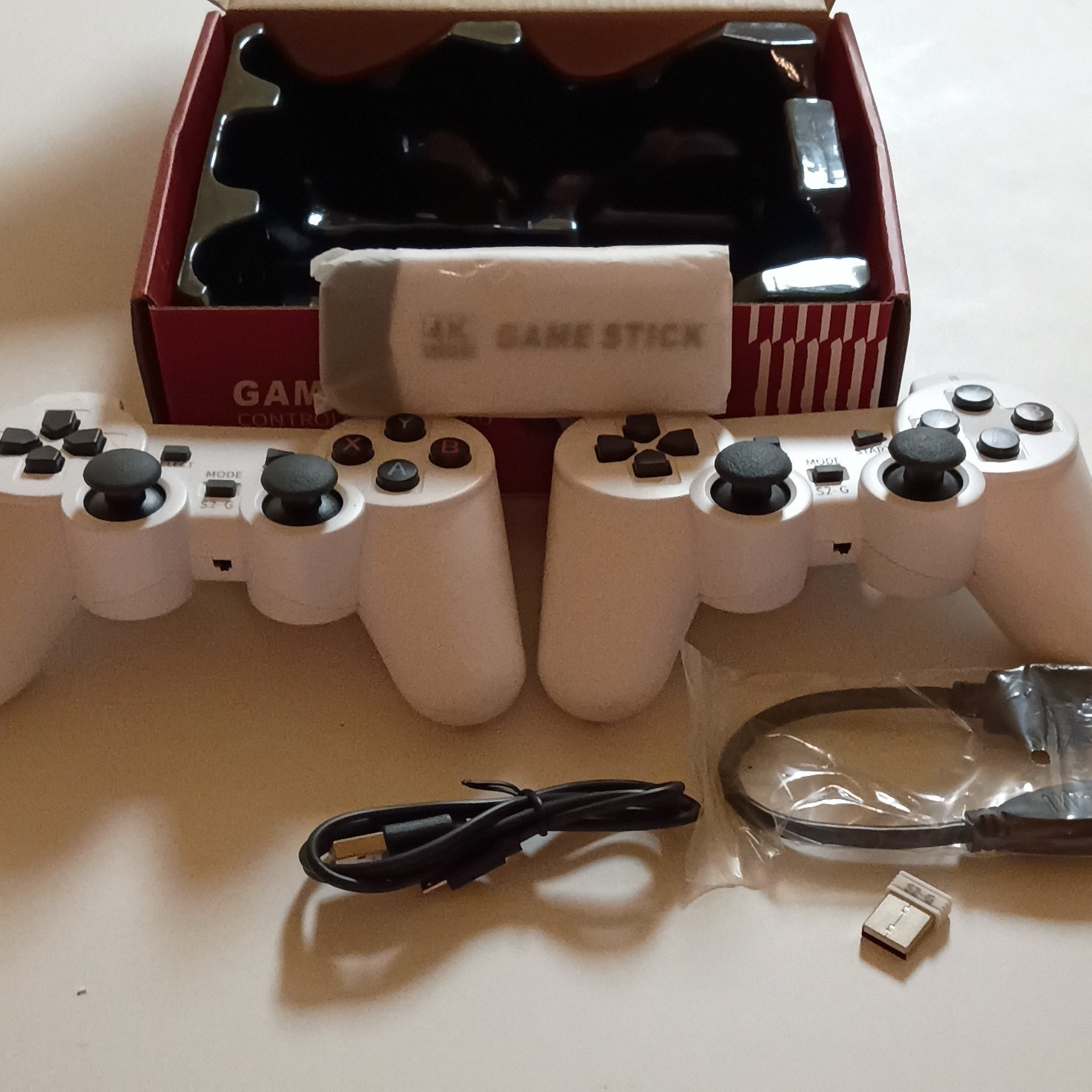 SUKAMA M2 Microconsole Game Stick 4K 64GB HDMI/USB Wi-Fi w/ 2 Controllers