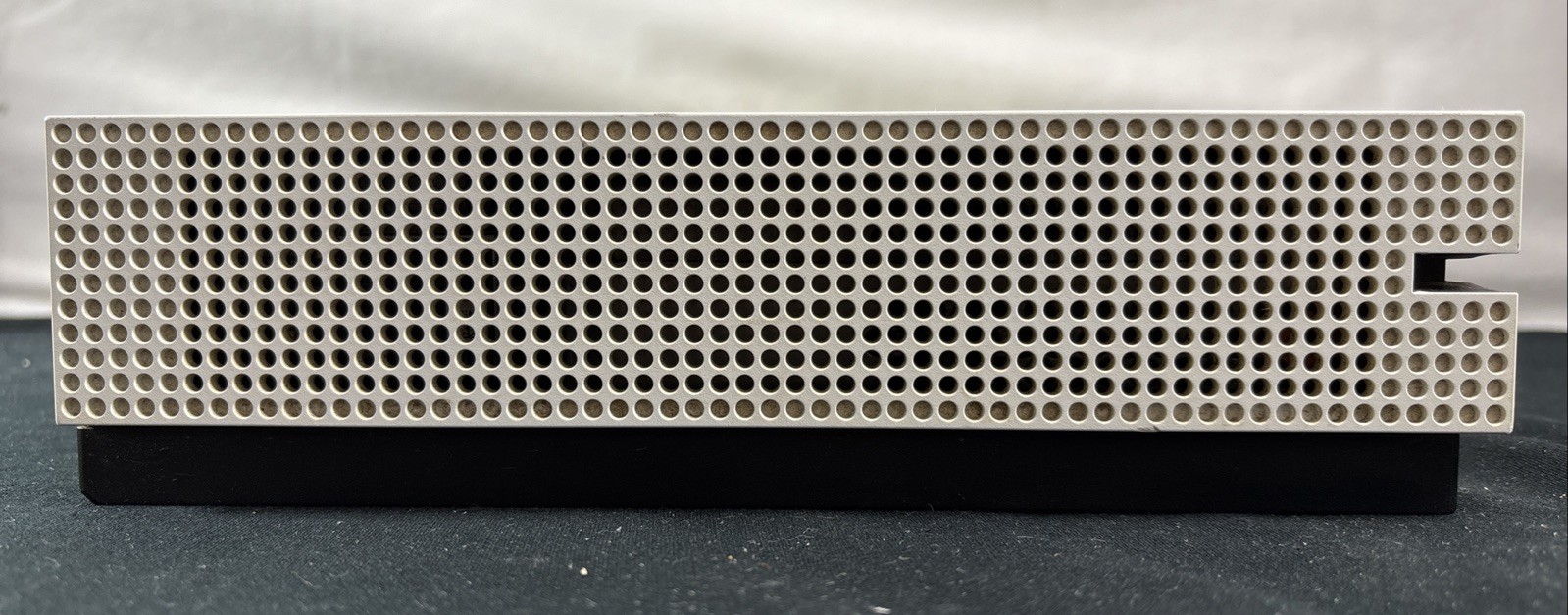 Microsoft Xbox One S 500gb (White) Console Body Only – Cosmetic Wear