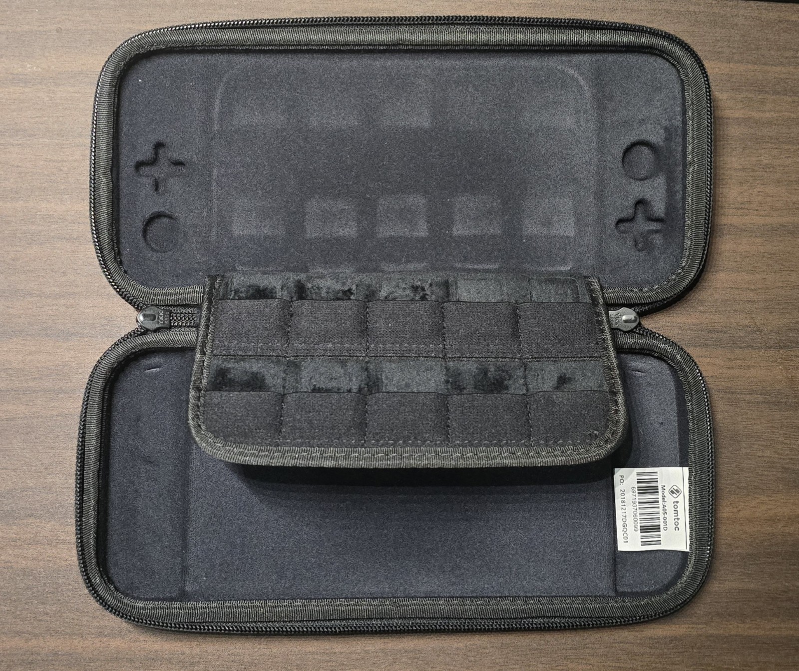 Nintendo Switch Console Gray Joy-Con Dock Grip tomtoc Case