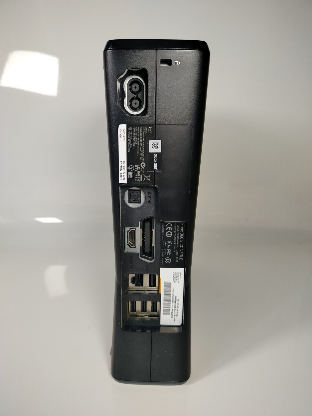 MICROSOFT XBOX 360 4GB CONSOLE WITH KINECT AND BOX – Controllers & Games