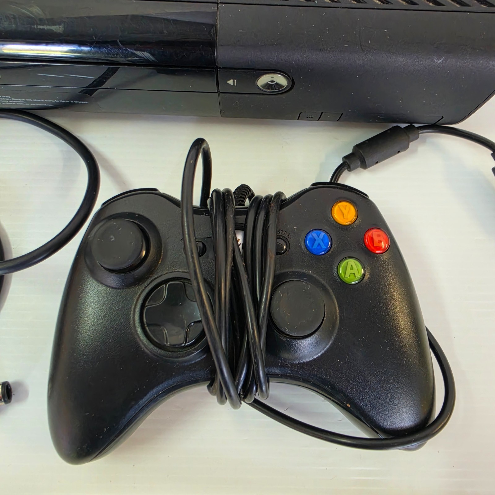 Xbox 360E Game Console Bundle – Controller, cable, games, – working