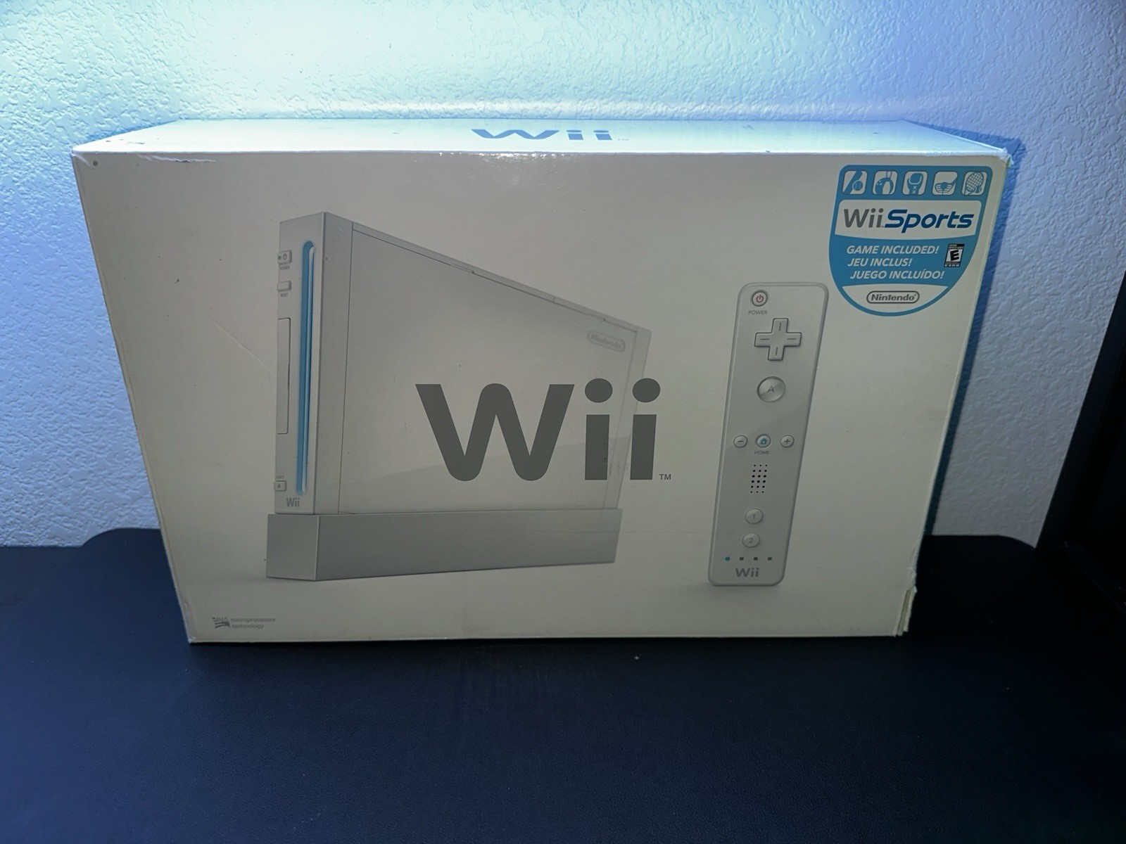 Nintendo Wii Console with All Cables + Box & Wii Motion Plus Controller/nunchuk