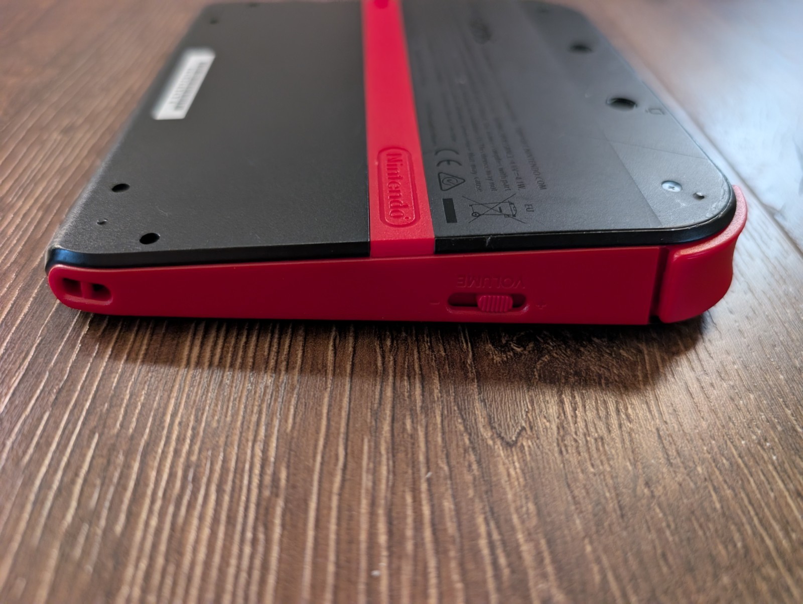 Nintendo 2DS Console – Black/Red