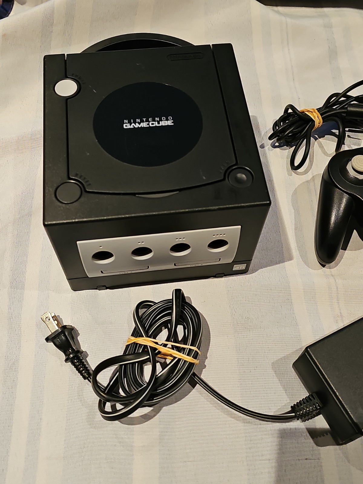 Nintendo GameCube Black Console NTSC-U/C with Controller, cables DOL-101(USA).,