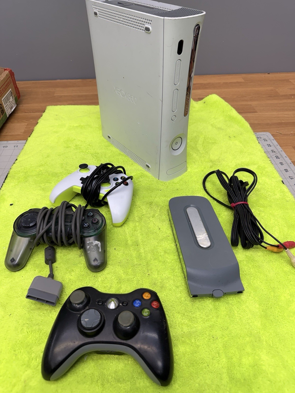 Xbox 360 Console Hard drive White Unknown if still works See DESCRIPTION! Pics🔥