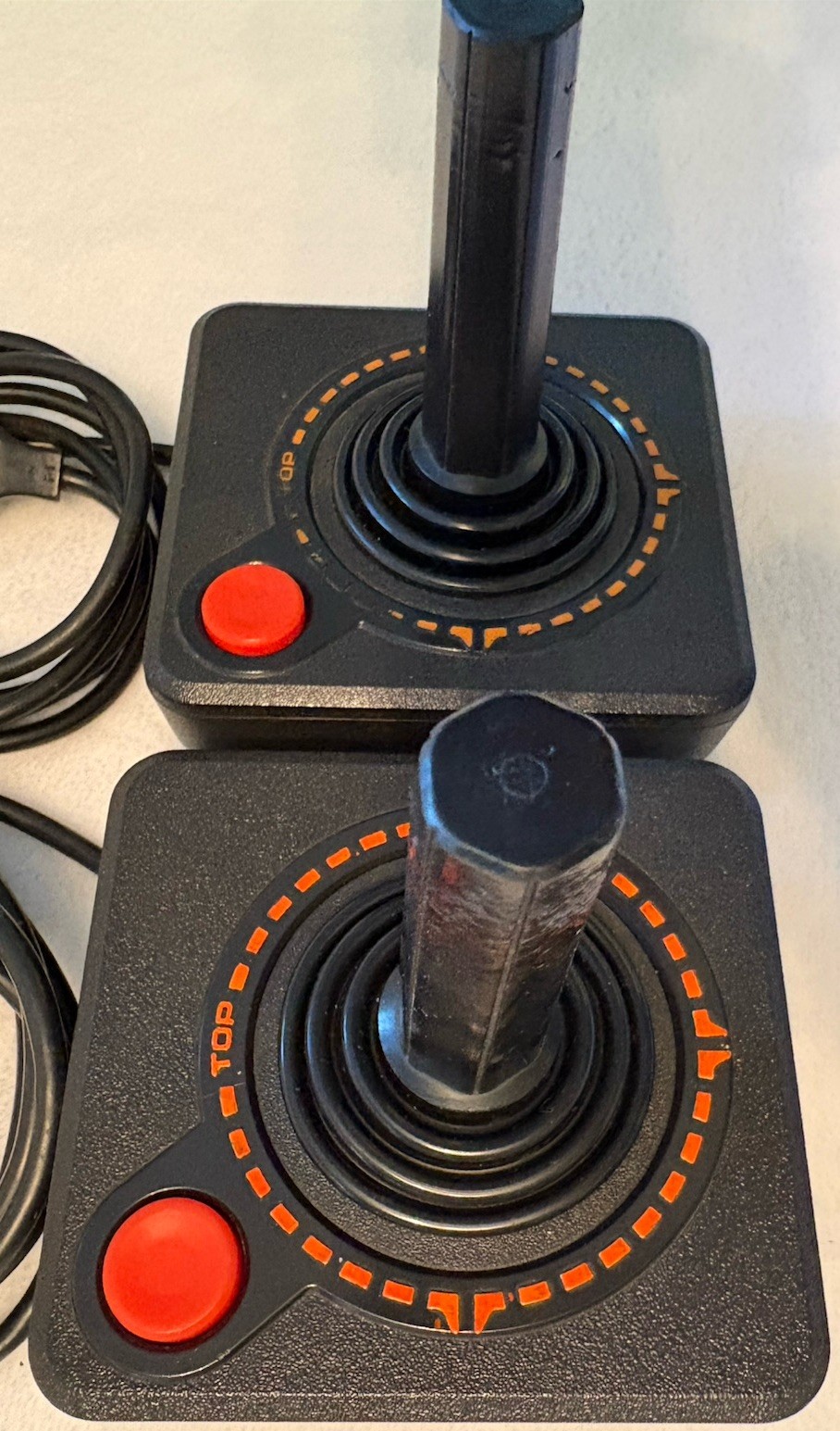 TESTED Atari 2600 Full Bundle: Sixer Console, 20 Games, 4 Controllers – Video