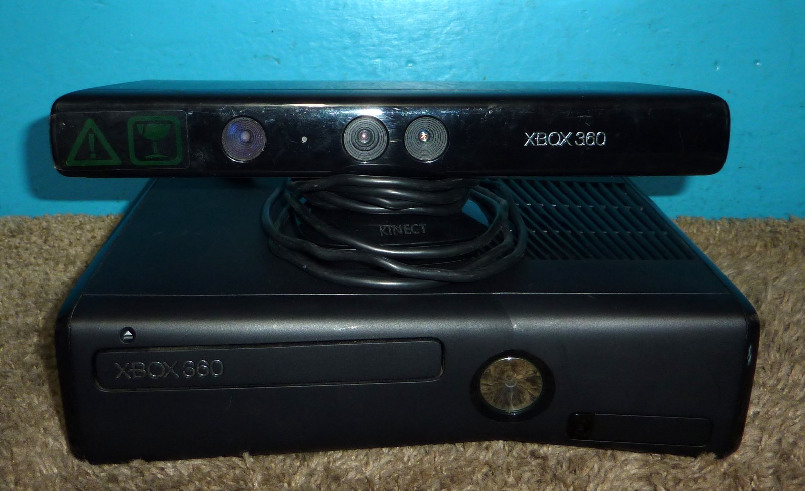 Xbox 360 Console Model 1439 w/ Kinect & 9 Games