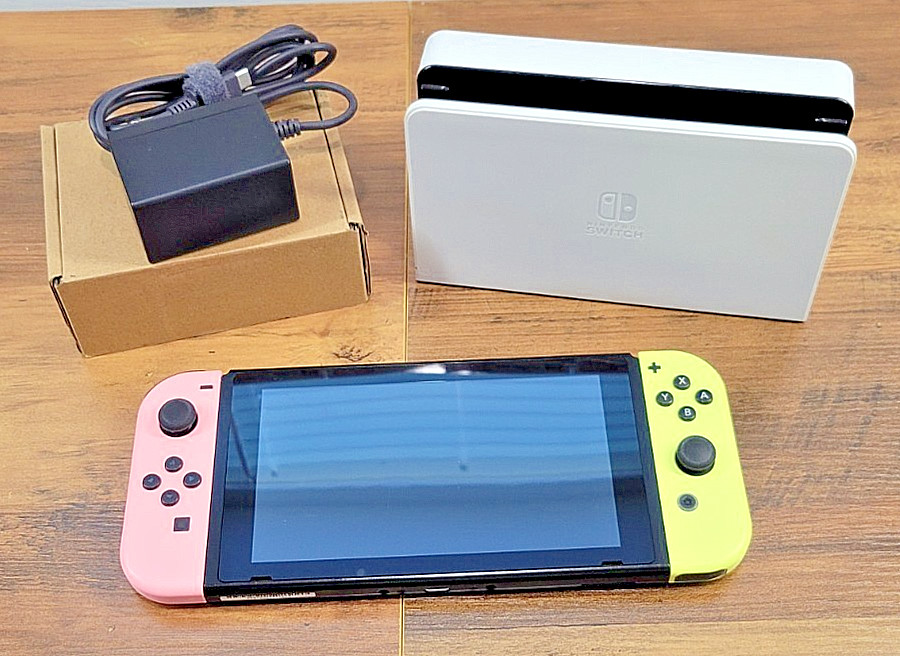 Nintendo Switch Bundle W/Pastel Pink & Yellow Joy-Cons *Tested & Works*