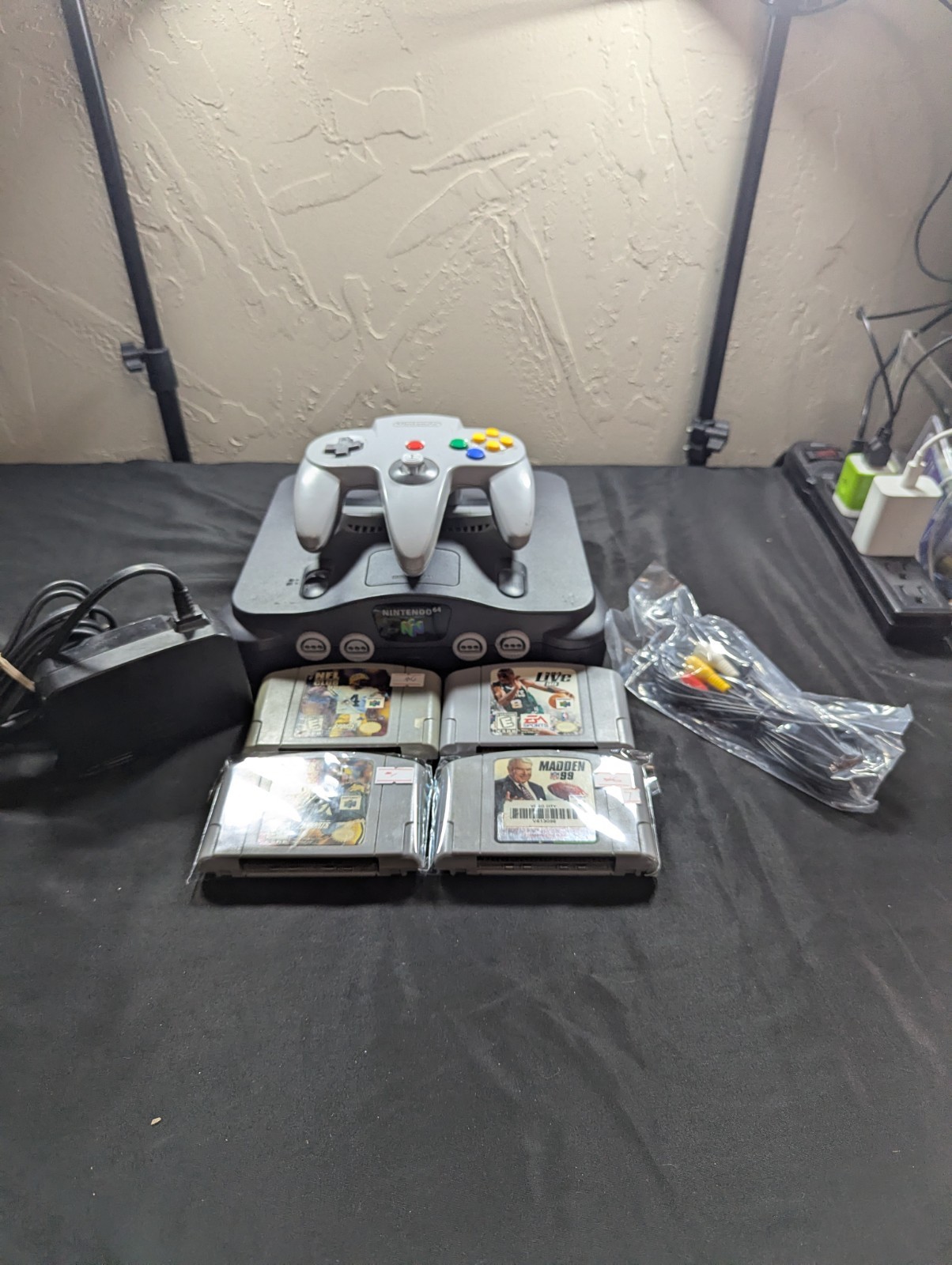 Nintendo 64 N64 Console Bundle w/ Controller Cables & 4 Games Tested Working