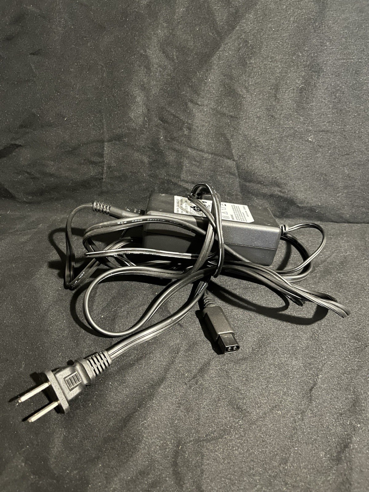 Nintendo GameCube Black Console Bundle Controller Cables DOL-001(USA) NTSC-U/C