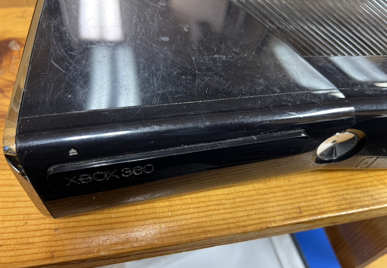 XBOX 360 S Console Only – Model 1439 For Parts or Repair – MAKE OFFER !!