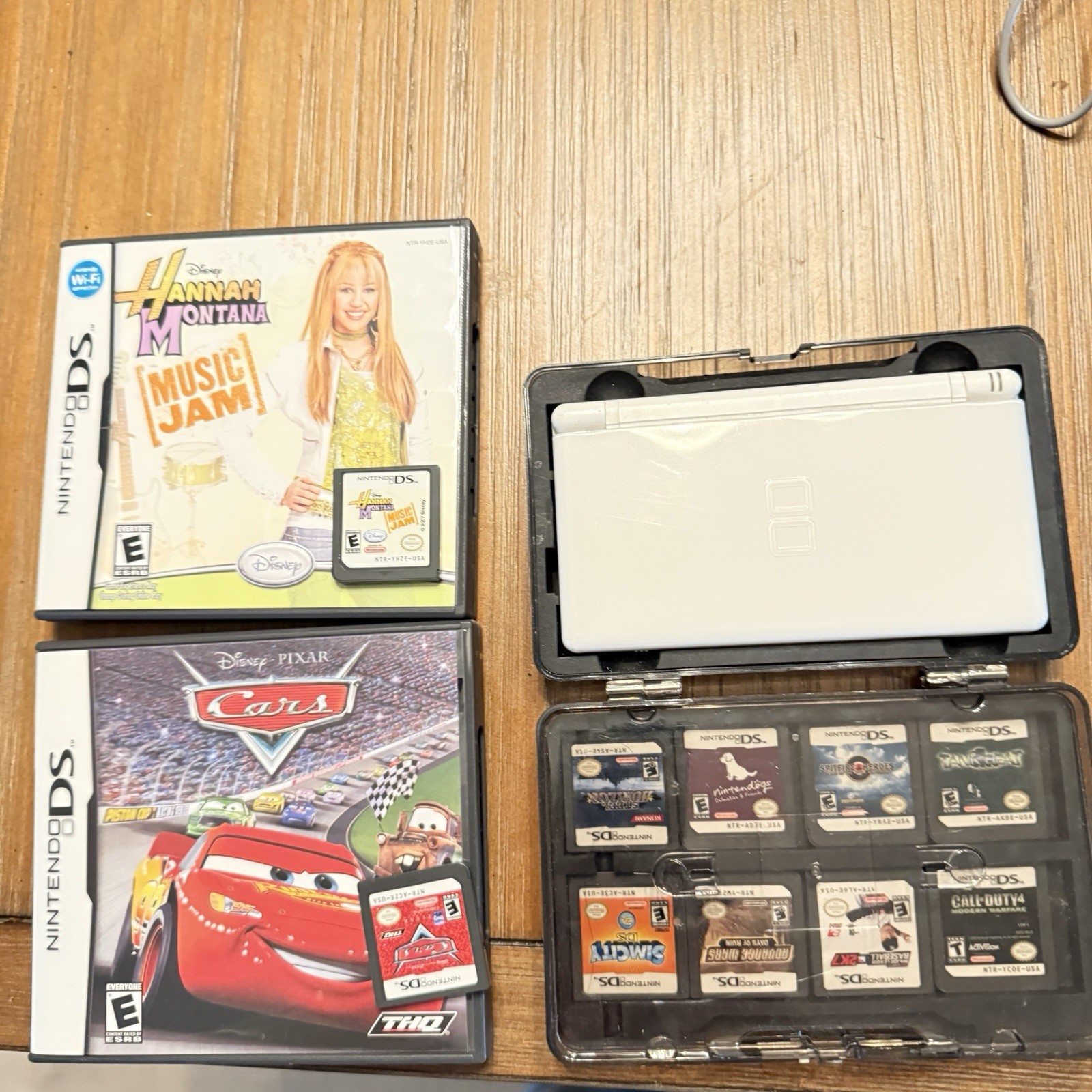 Nintendo DS Lite Polar White Console Bundle w Games Charger Tested Working